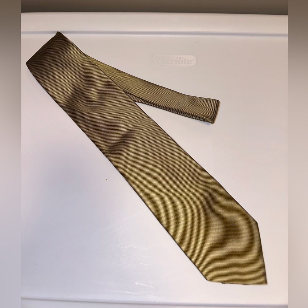 Brioni gold yellow silk tie
